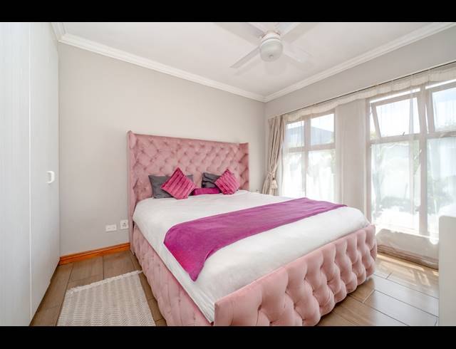 2 BEDROOM APARTMENT FOR SALE IN BRYANSTON
